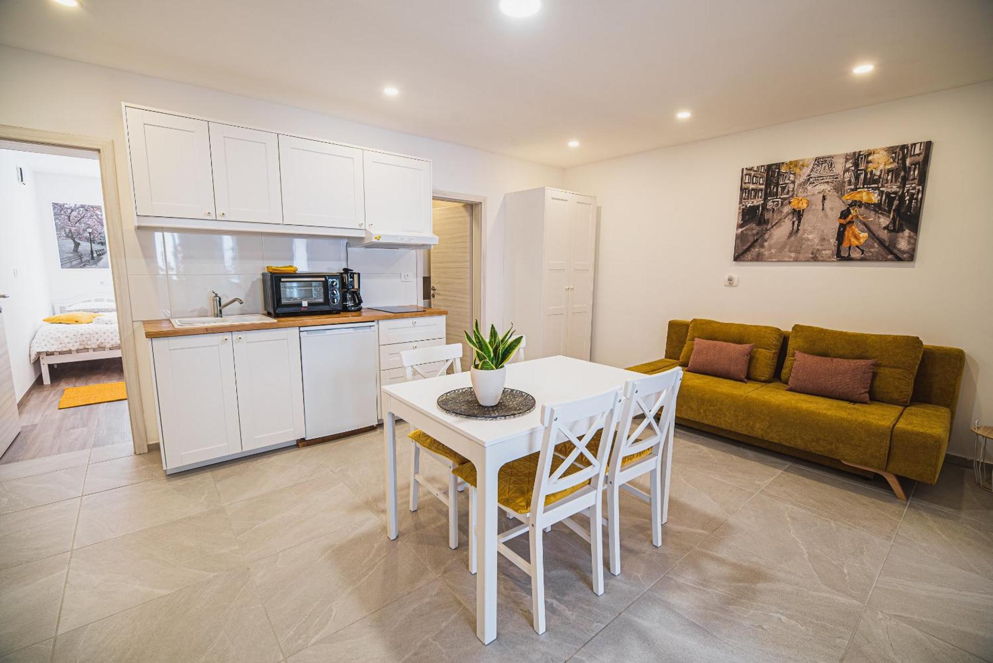 Gotar Apartment With Garden Kobarid Bagian luar foto